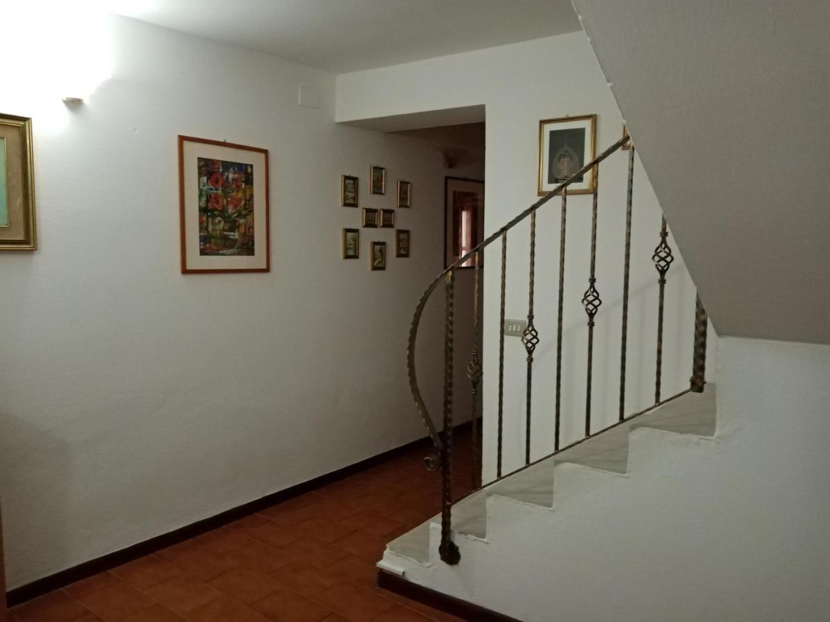 Villa La Casa Di Gaia Càbras Exterior foto